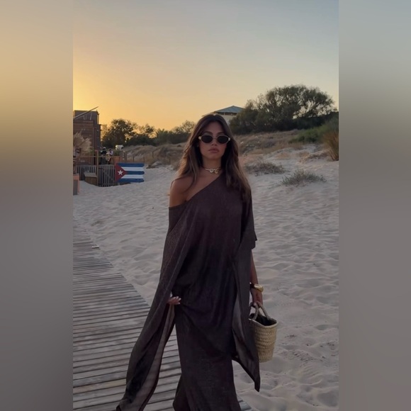 ZARA ASYMMETRIC METALLIC THREAD CAPE - Picture 1 of 7